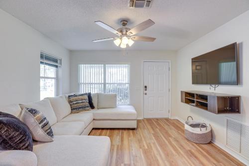 Williston Home w/Yard: 6 Mi to Devil’s Den Spring