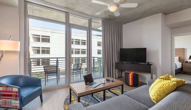 Wyndham Austin - 2 Bedroom Deluxe