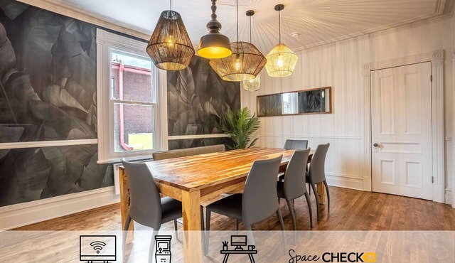 Zena Habitat | Boho-Chic | Wifi | Parking | AC Desk
