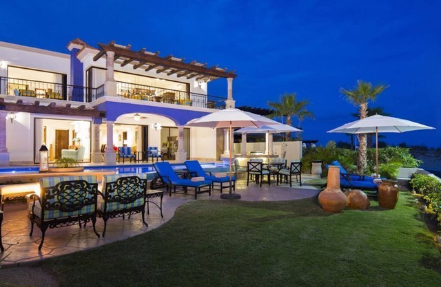 4BR 5 1/2BA Private Villa, 4500sq ft at the Residences - Hacienda Encantada