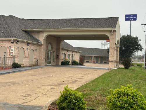 La Hacienda Inn 