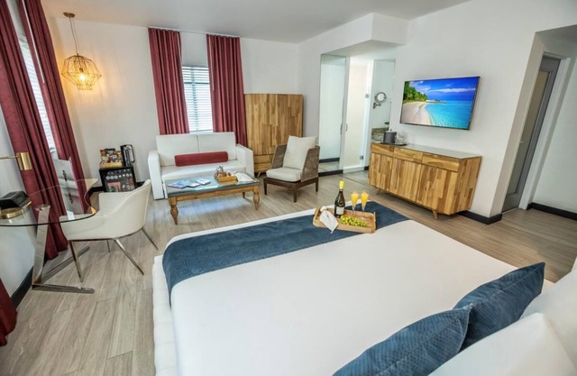 Walking Distance to Beaches and Nightlife! On-site Pools, Steps to Miami Beach!
