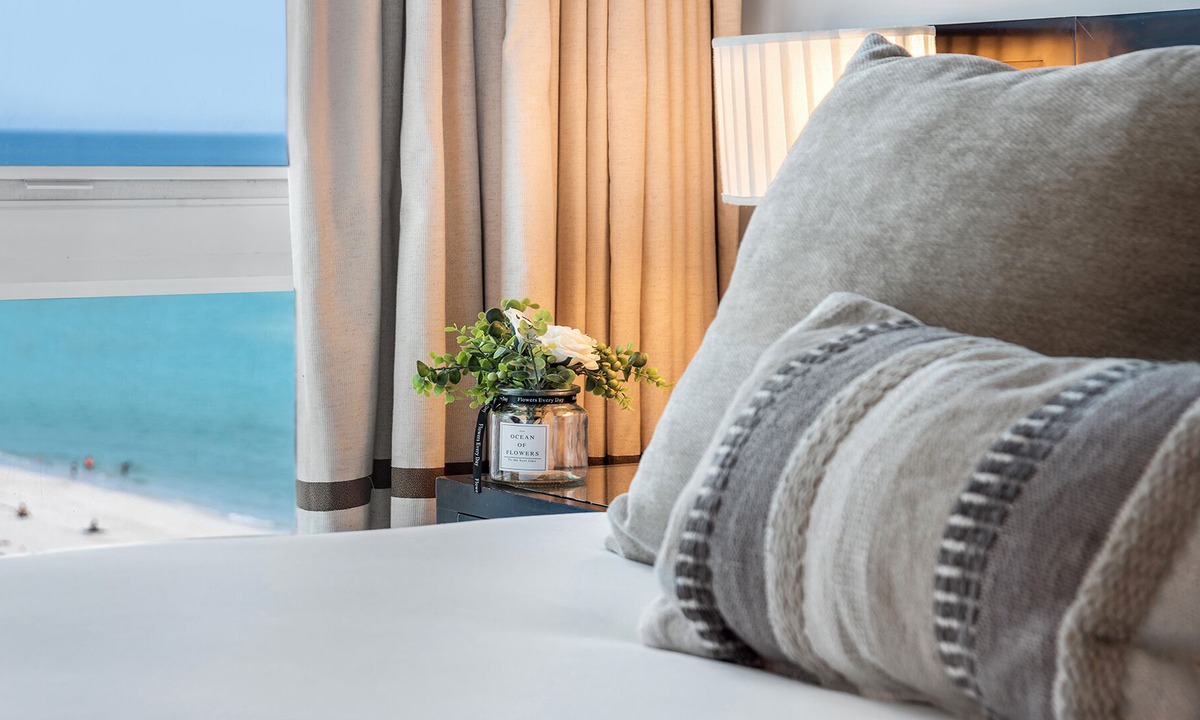 North Beach Condo | Private Residence at Carillon Miami Resort - 911