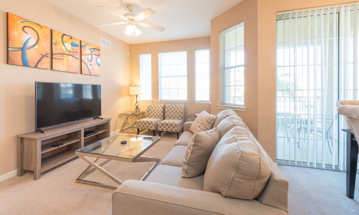 Loughman Condo | Stunning, Newly Renovated Condo, Near Disney and Universal