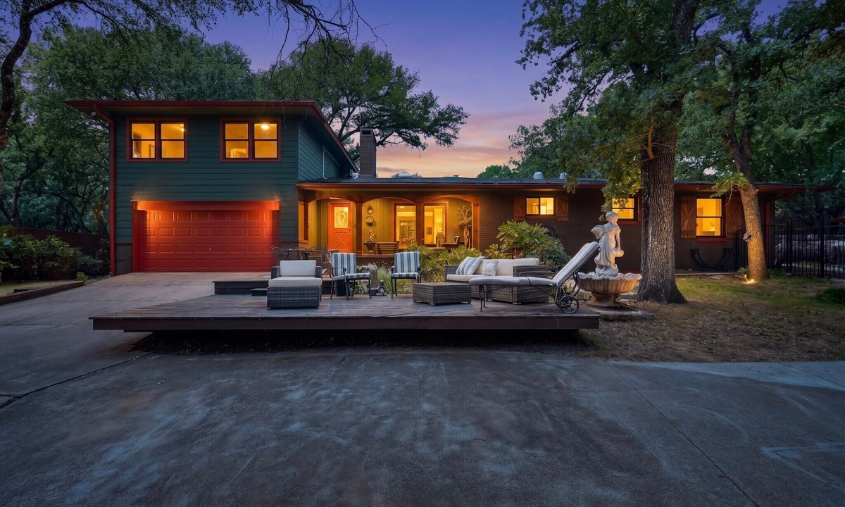 Hickory Creek House | Private Luxury Lake Retreat near MAJOR INTERNATIONAL SPORTING EVENT Soccer Event
