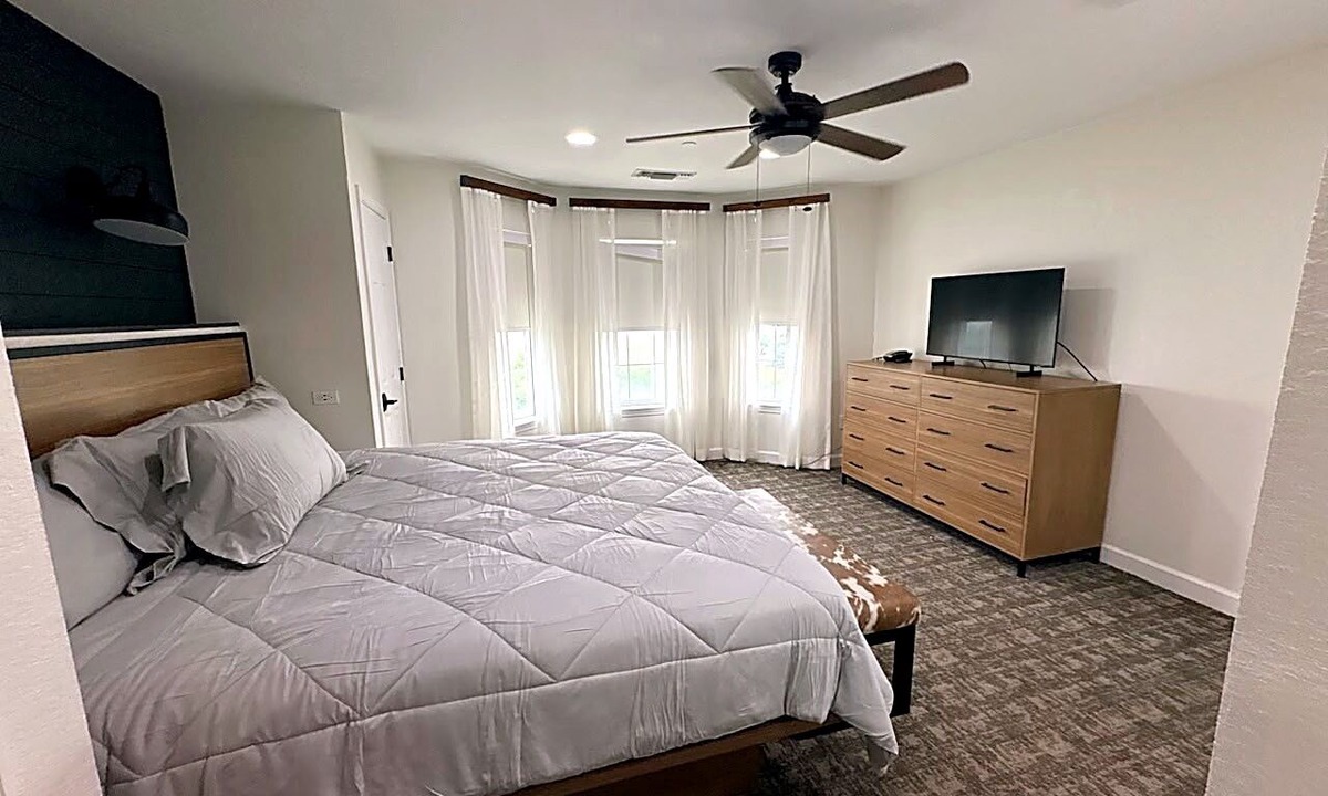 Canyon Lake Condo | Relaxing 2-Bedroom Condo with AC, WiFi in Scenic Canyon Lake
