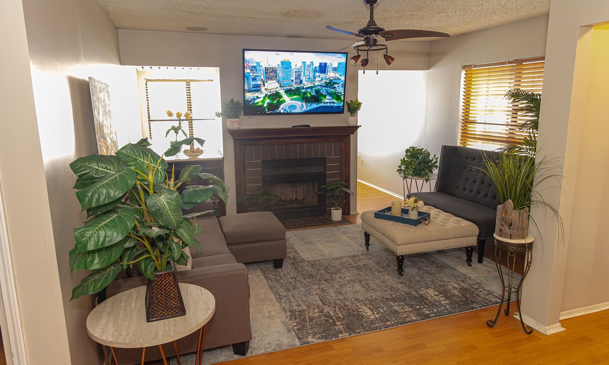 Sandy Springs Condo | #1 Atl's Historic Pill Hill-Swim Pool, Tennis, Duck Pond, Cabanas!