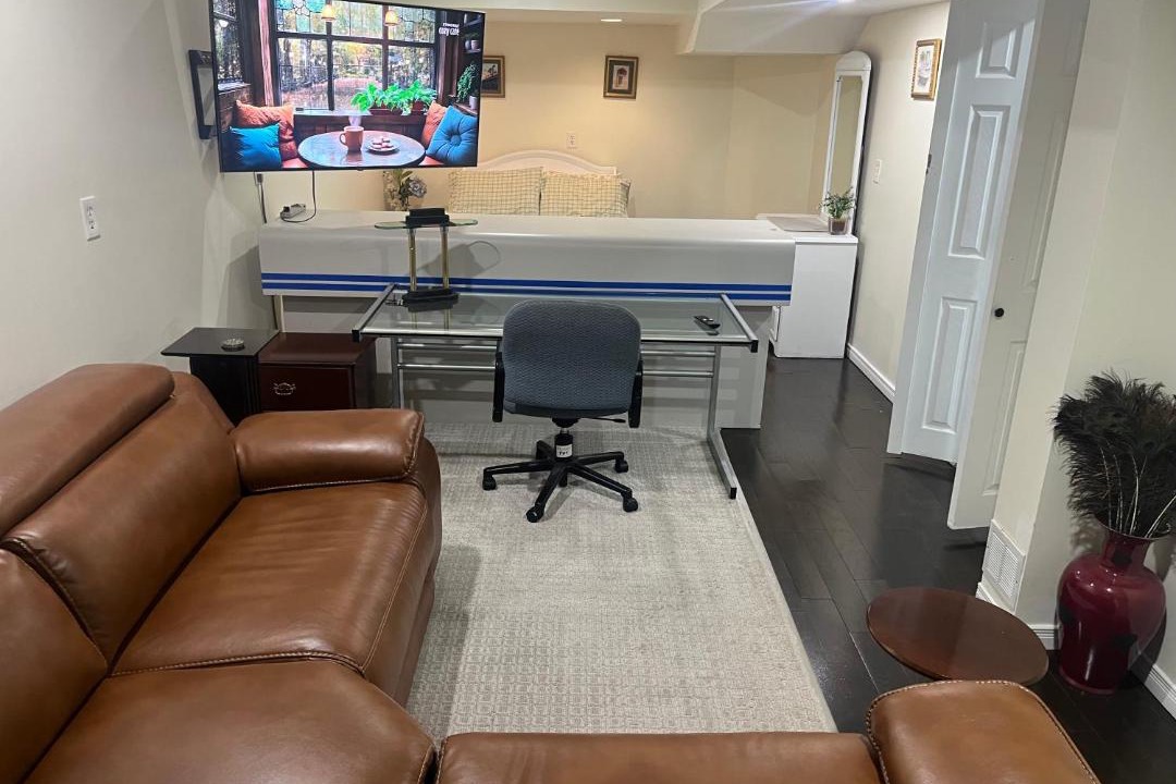 Scarborough Apartment | bachelor basement apartment with private kitchenette, washroom, and parking