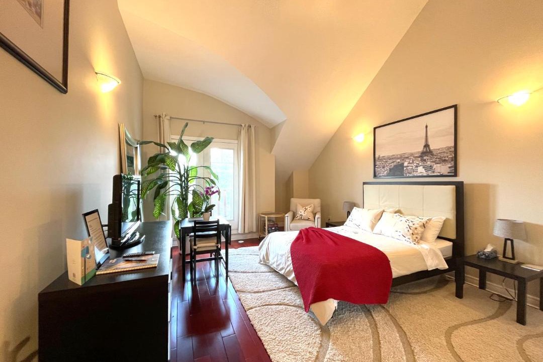 The Beaches House | Stunning Rooms in Townhouse across the Beach