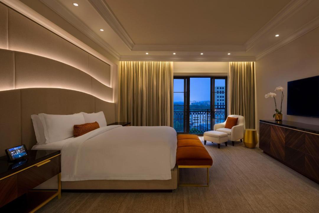 Peachtree Heights West Hotel | The St. Regis Atlanta