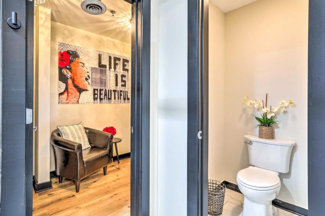 Atlantic Station Area Apartment | Central Atlantic Station Loft in Walkable Location