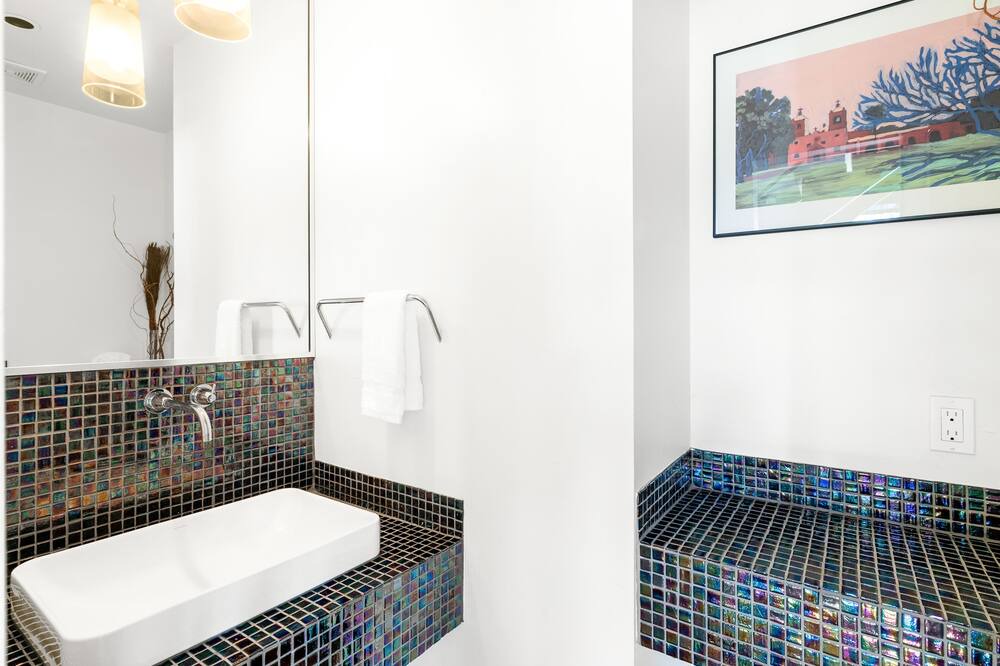 Photo of Bathroom in Uptown