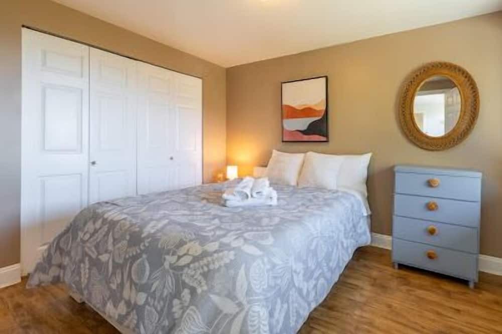Photo of Bedroom in Canyon Heights