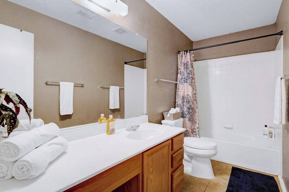 Photo of Bathroom in Live Oak