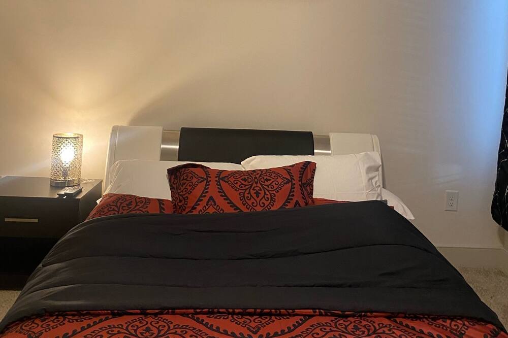 Photo of Bedroom in Oakland