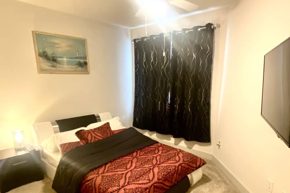 Photo of Bedroom in Oakland