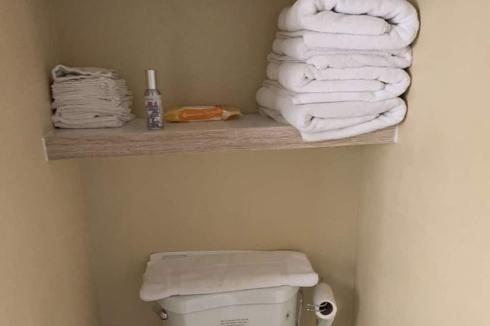 Photo of Bathroom in North Central Thousand Oaks