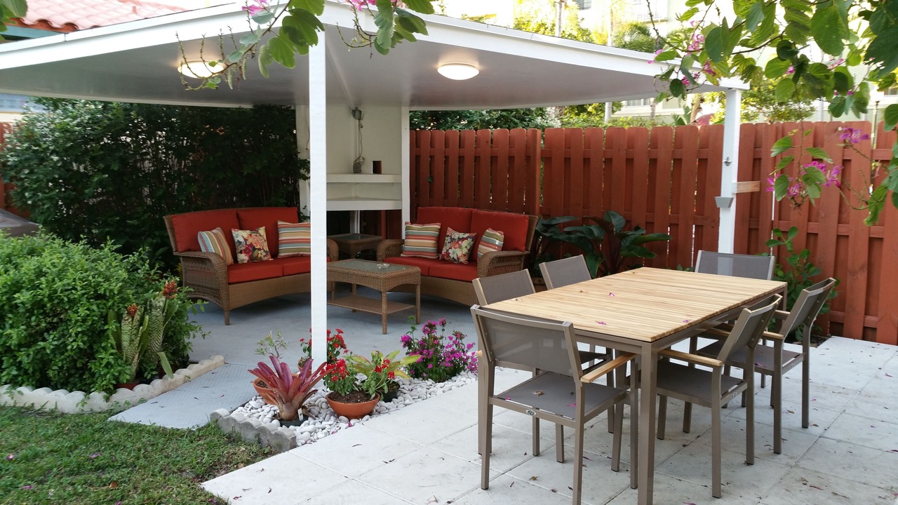 Photo of Outdoor in Downtown Hollywood