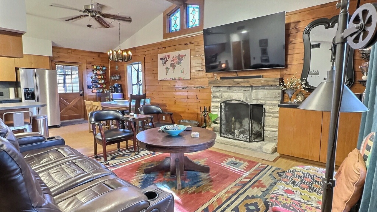 Photo of Livingroom in Comanche Point
