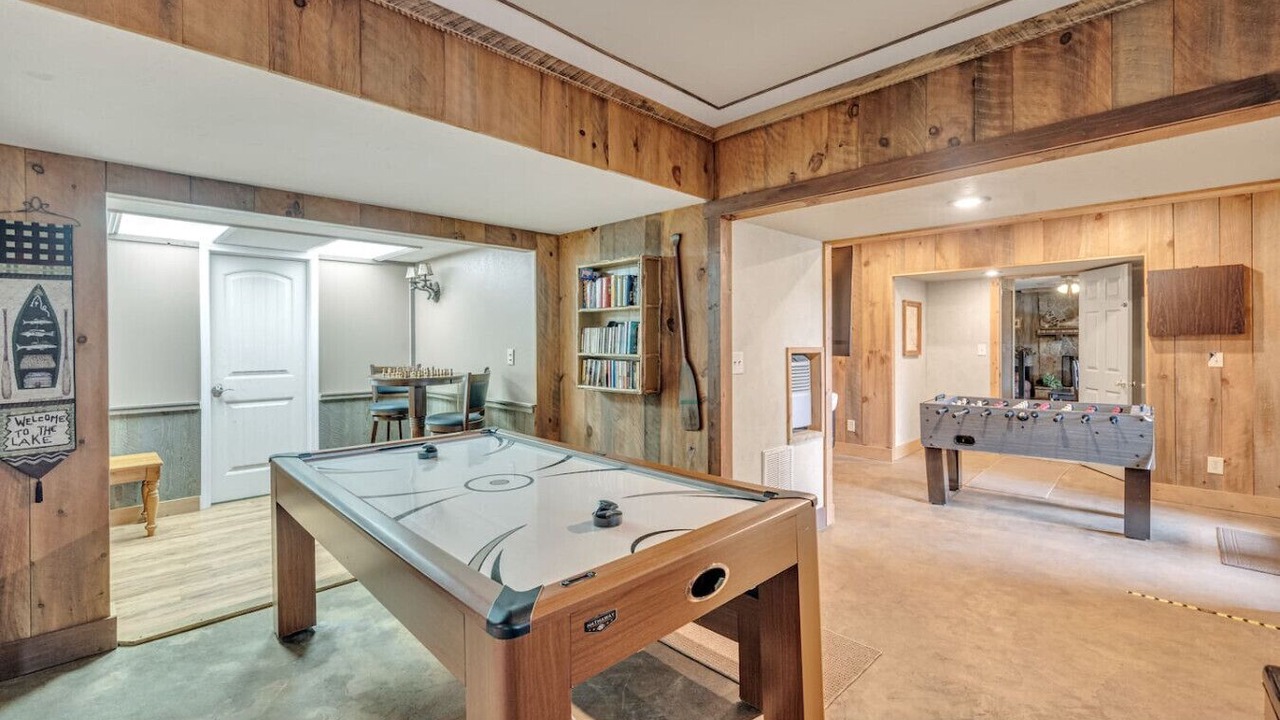 Photo of Bedroom in Hiawassee