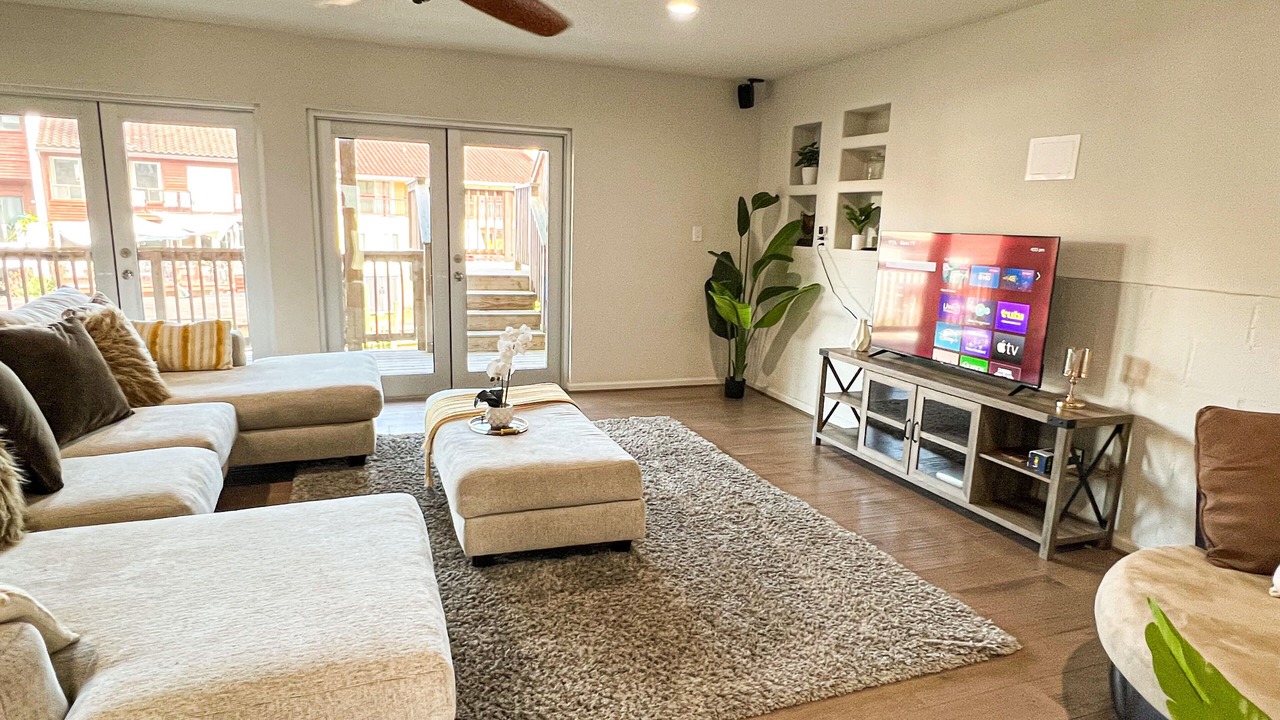 Photo of Livingroom in Nassau Bay