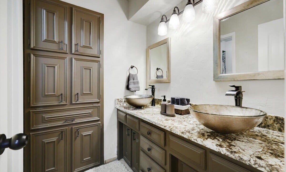 Photo of Bathroom in Highland Village