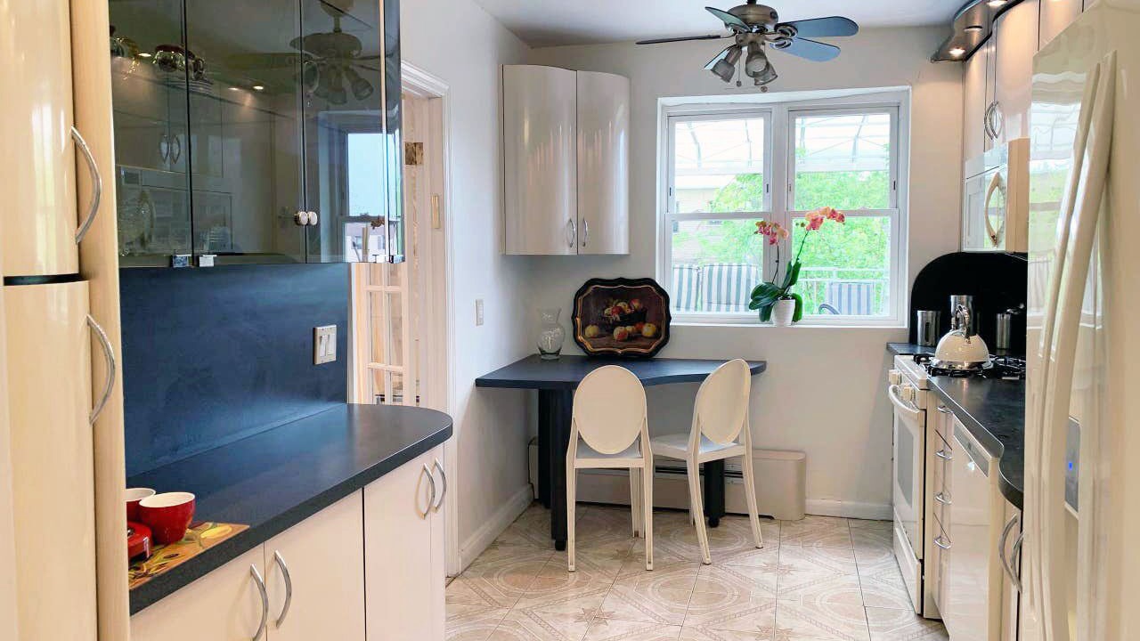 Photo of Kitchen in Kew Gardens Hills