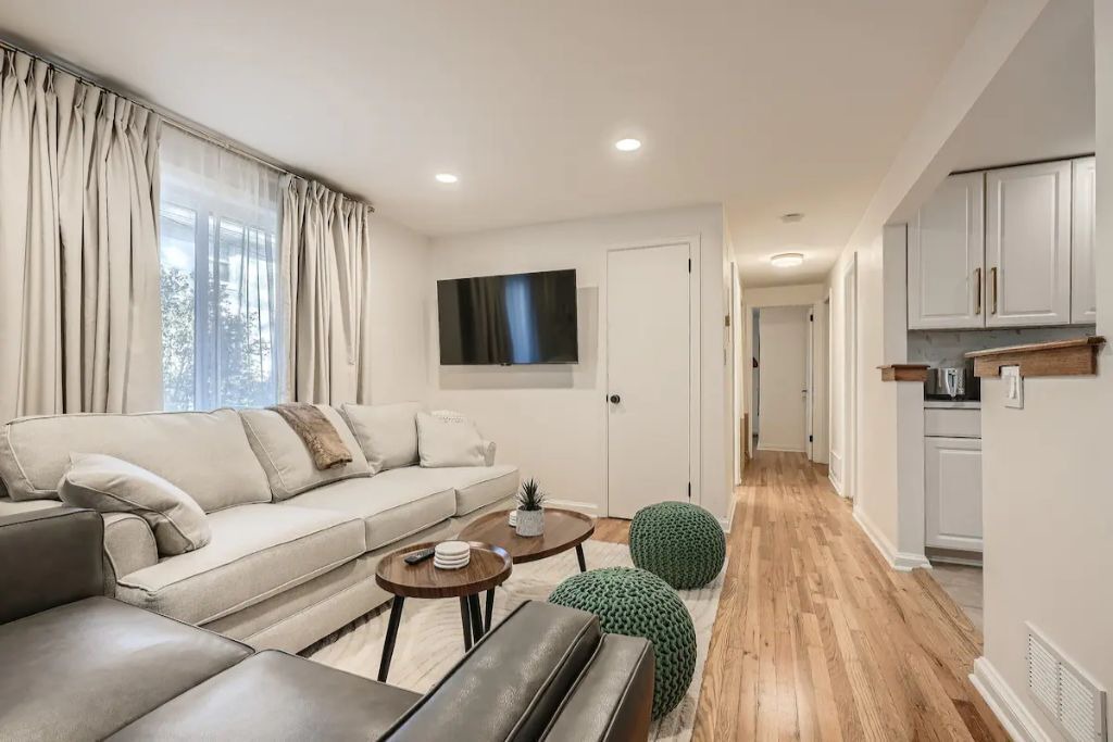 Photo of Livingroom in Garden Hills