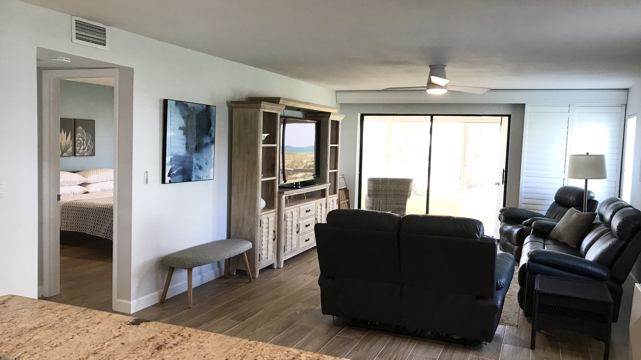 Photo of Bedroom in Golden Beach