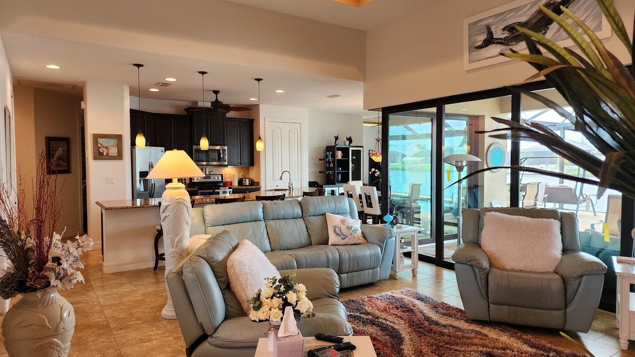 Photo of Livingroom in South Gulf Cove