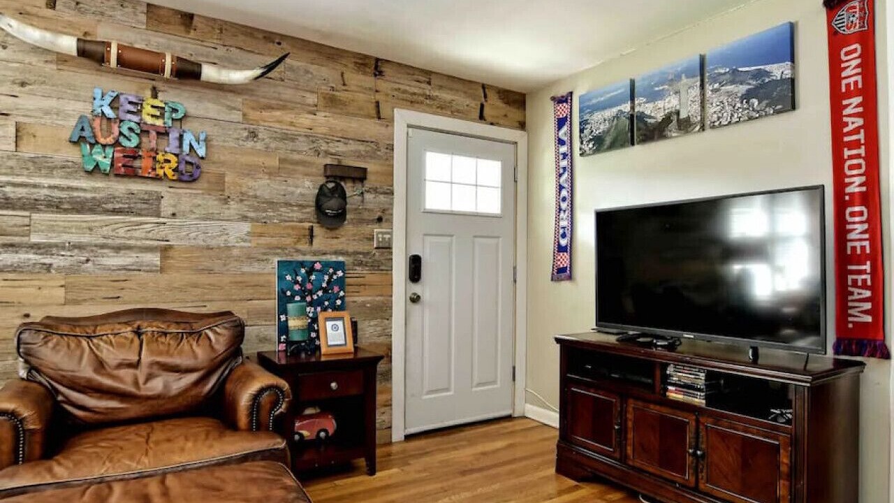Photo of Livingroom in Barton Hills