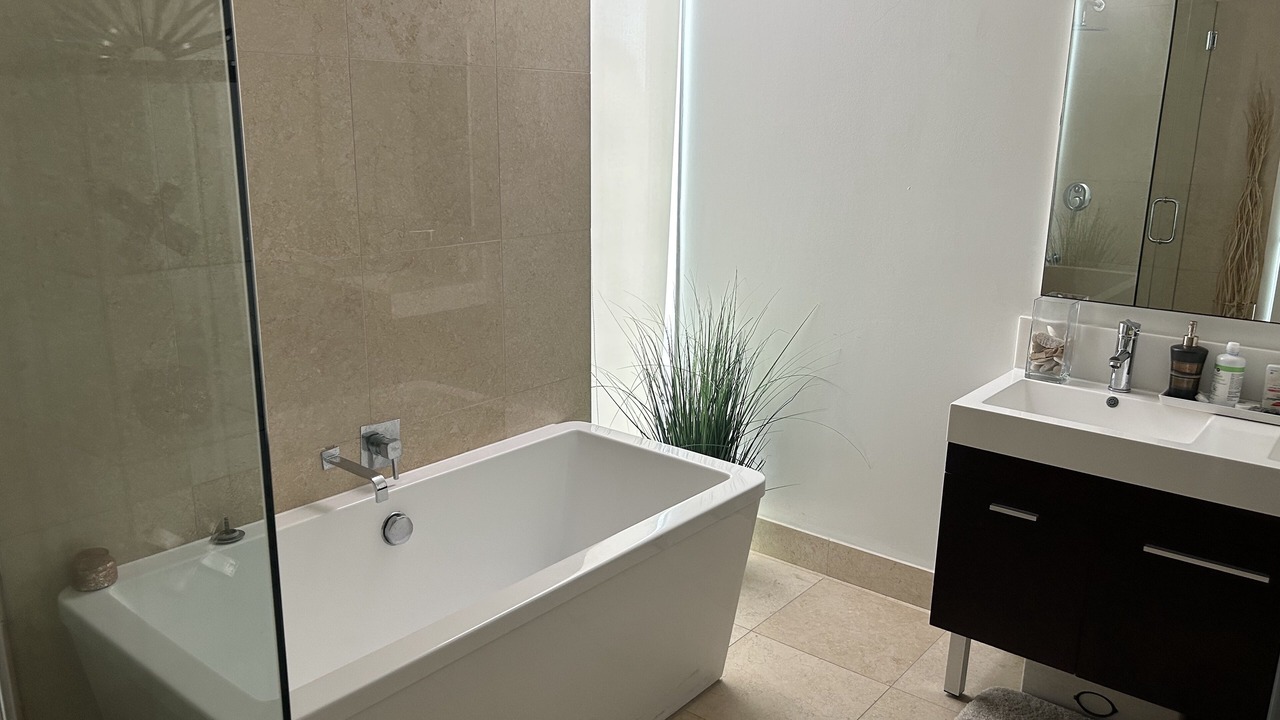 Photo of Bathroom in Key Biscayne
