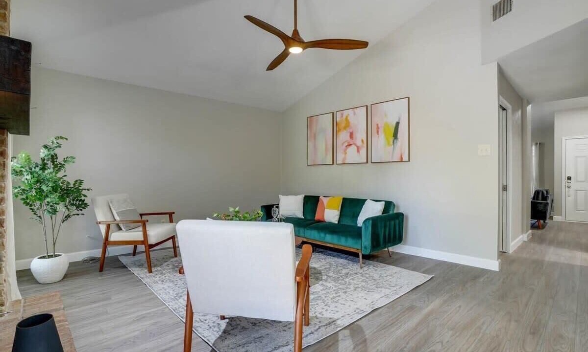 Photo of Livingroom in Lewisville