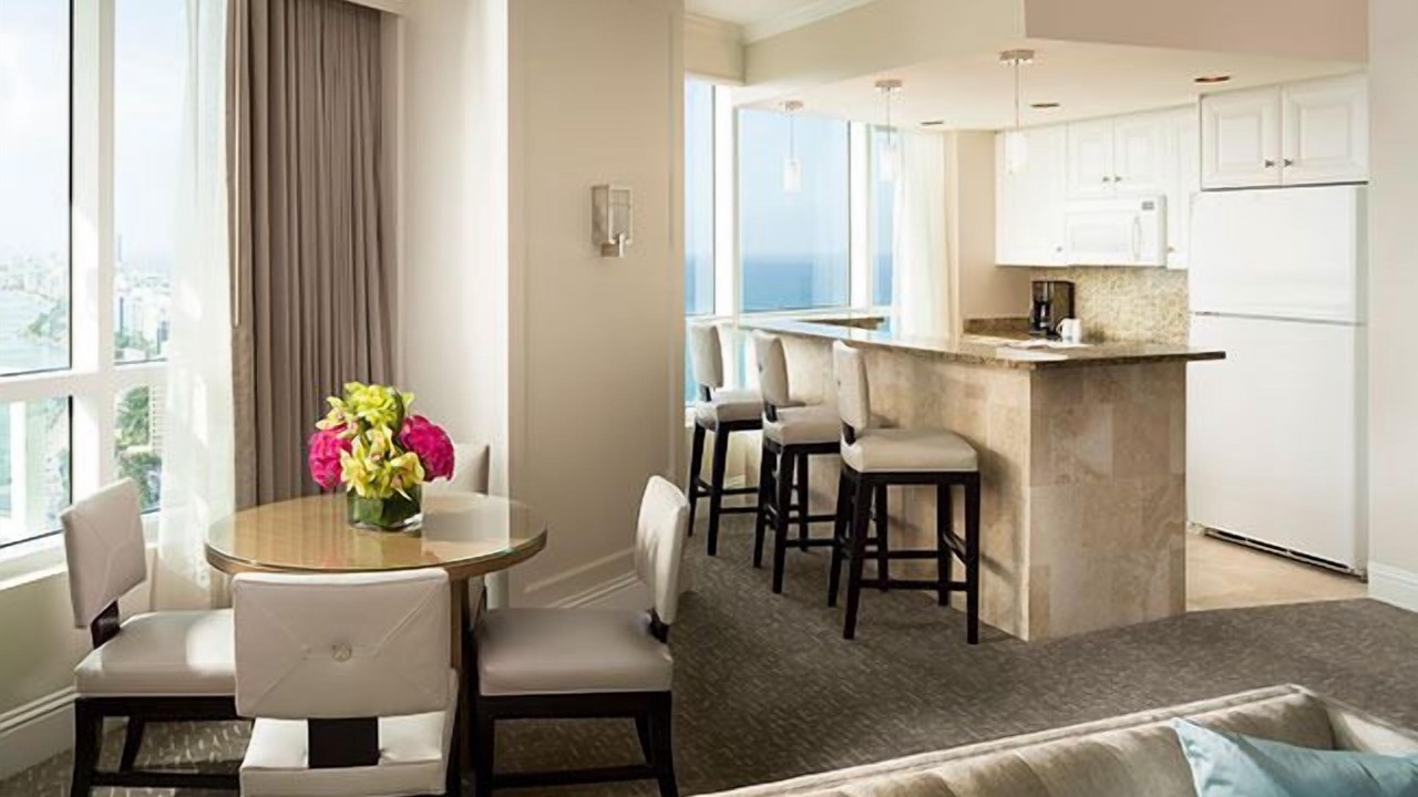 Photo of Livingroom in Mid Beach