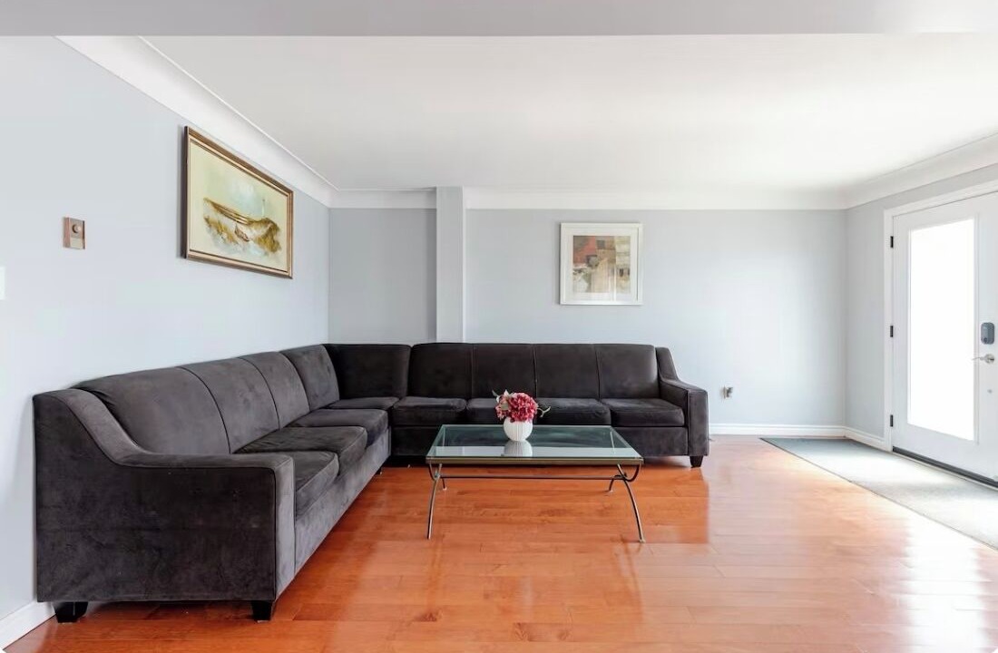Photo of Livingroom in Niagara Falls