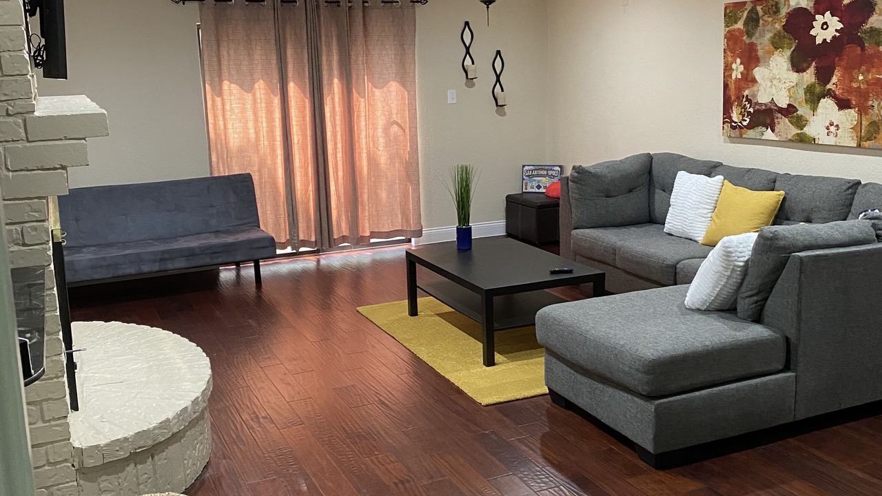 Photo of Livingroom in Oak Creek