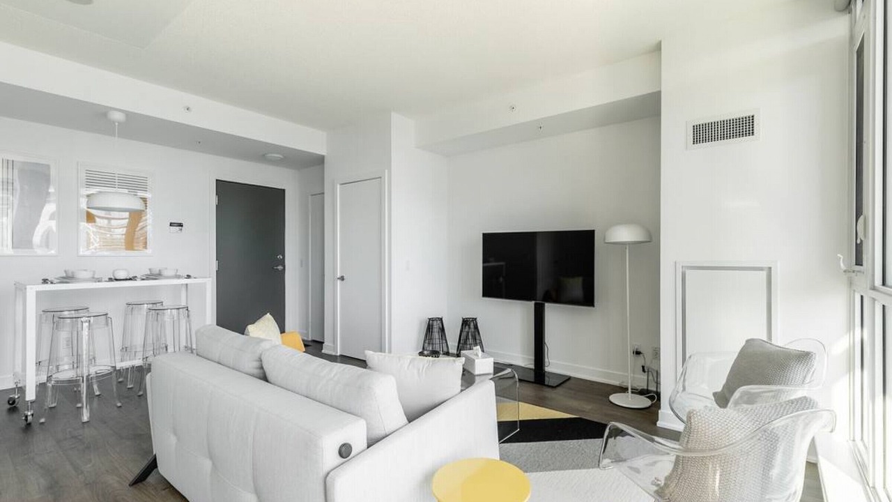 Photo of Livingroom in Toronto Entertainment District