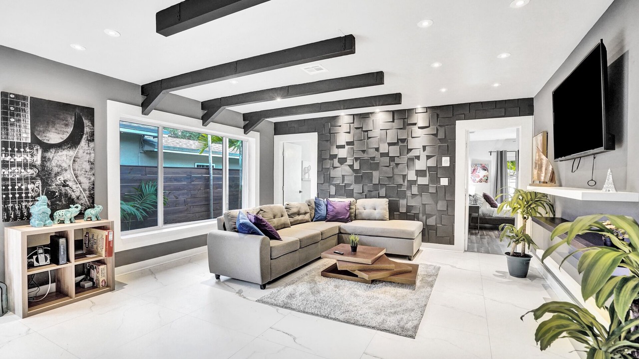Photo of Livingroom in Downtown Hollywood