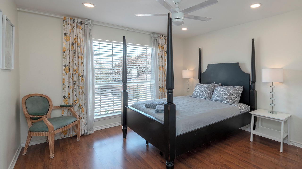 Photo of Bedroom in Highland Village