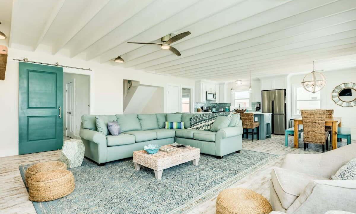 Photo of Livingroom in Terramar Beach
