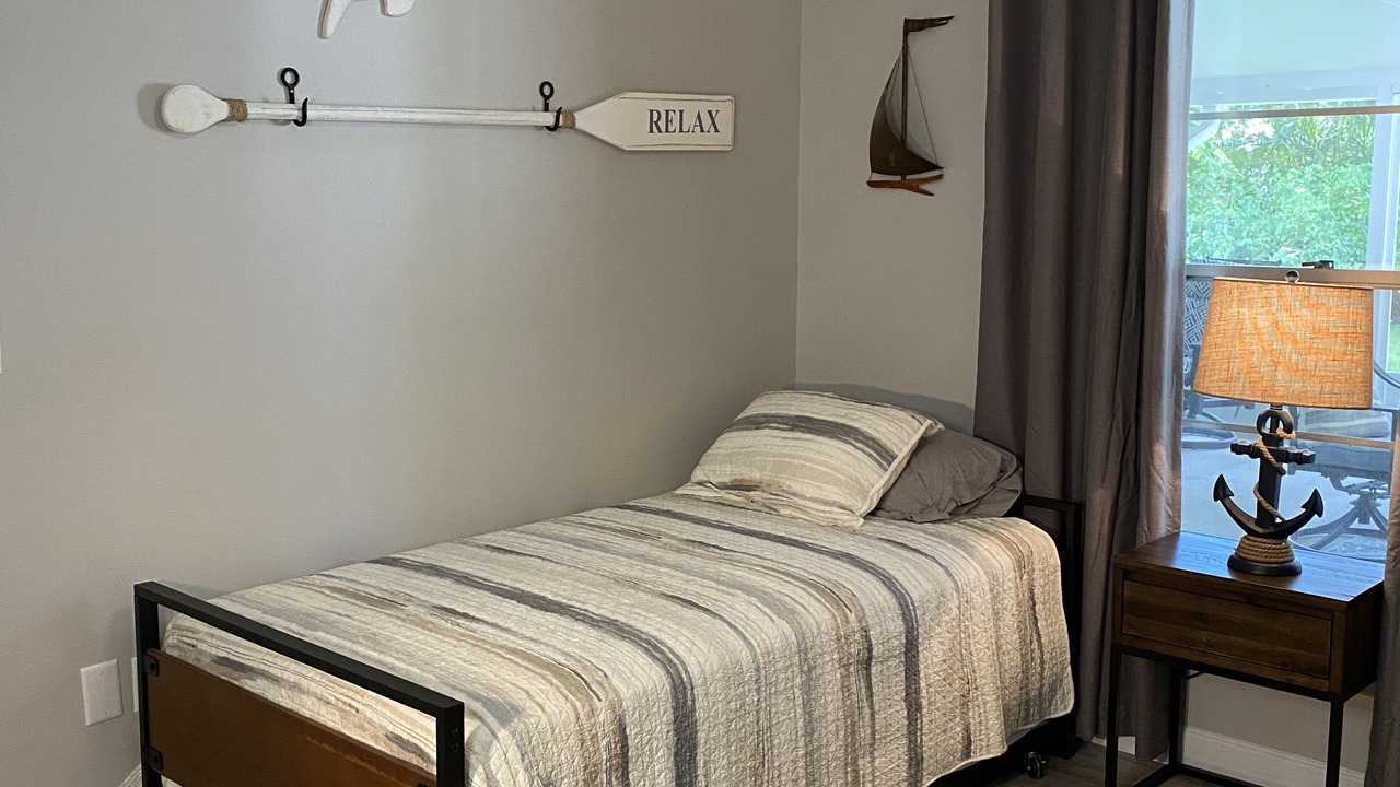 Photo of Bedroom in Gulf Gate Estates