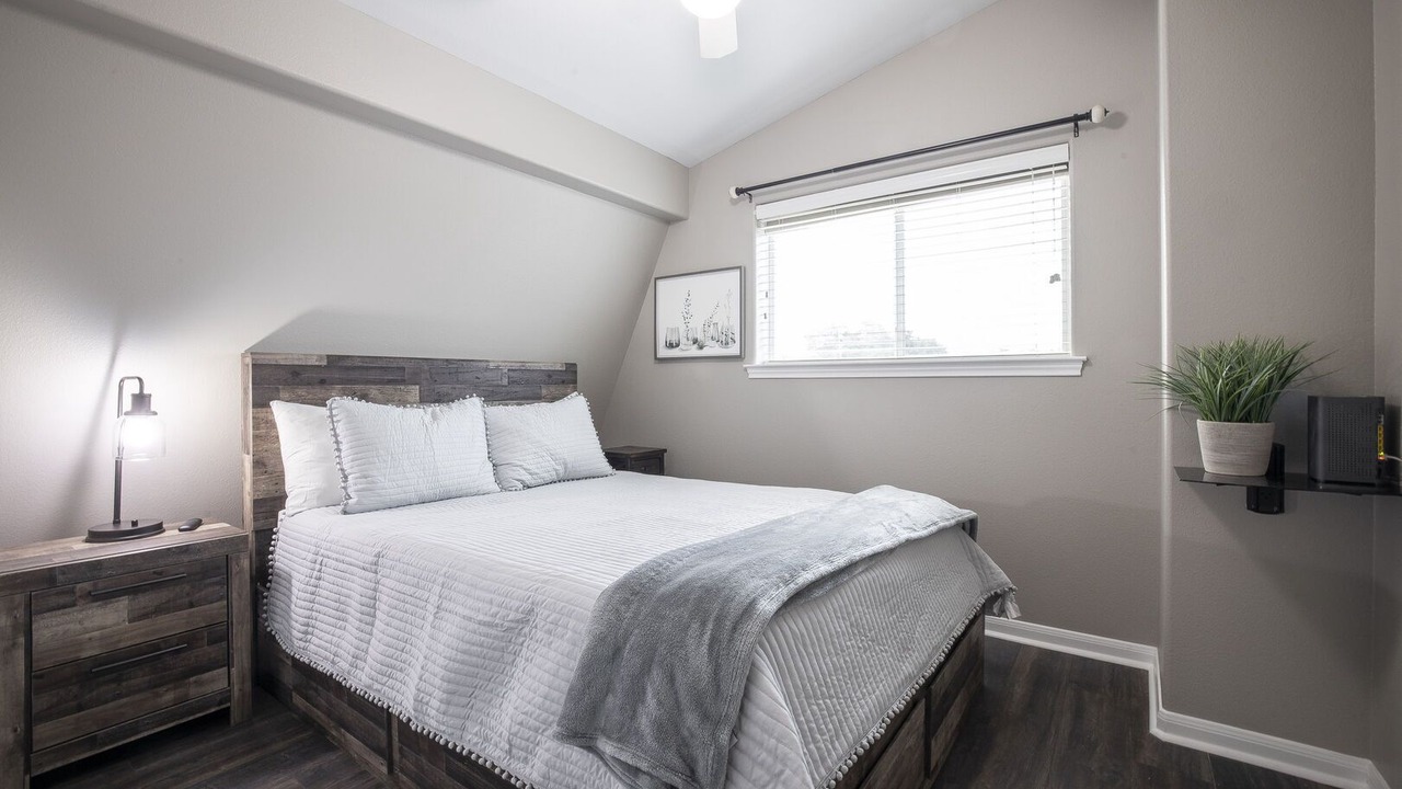 Photo of Bedroom in Canyon Lake