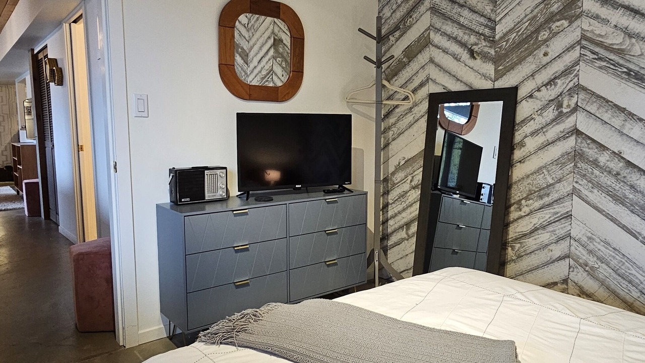 Photo of Bedroom in Okanagan-Similkameen
