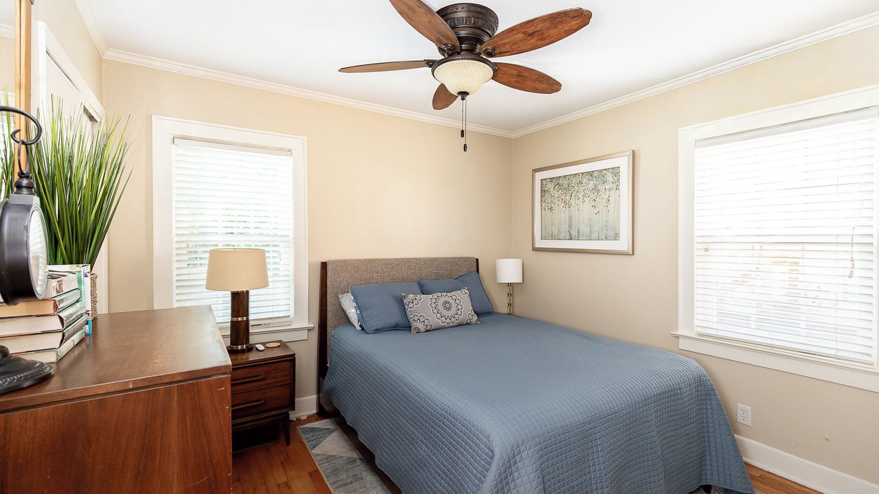 Photo of Bedroom in West Plaza