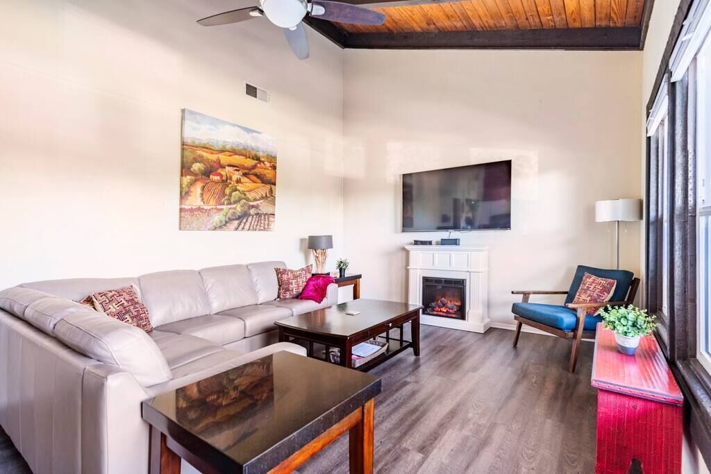 Photo of Livingroom in Barton Hills