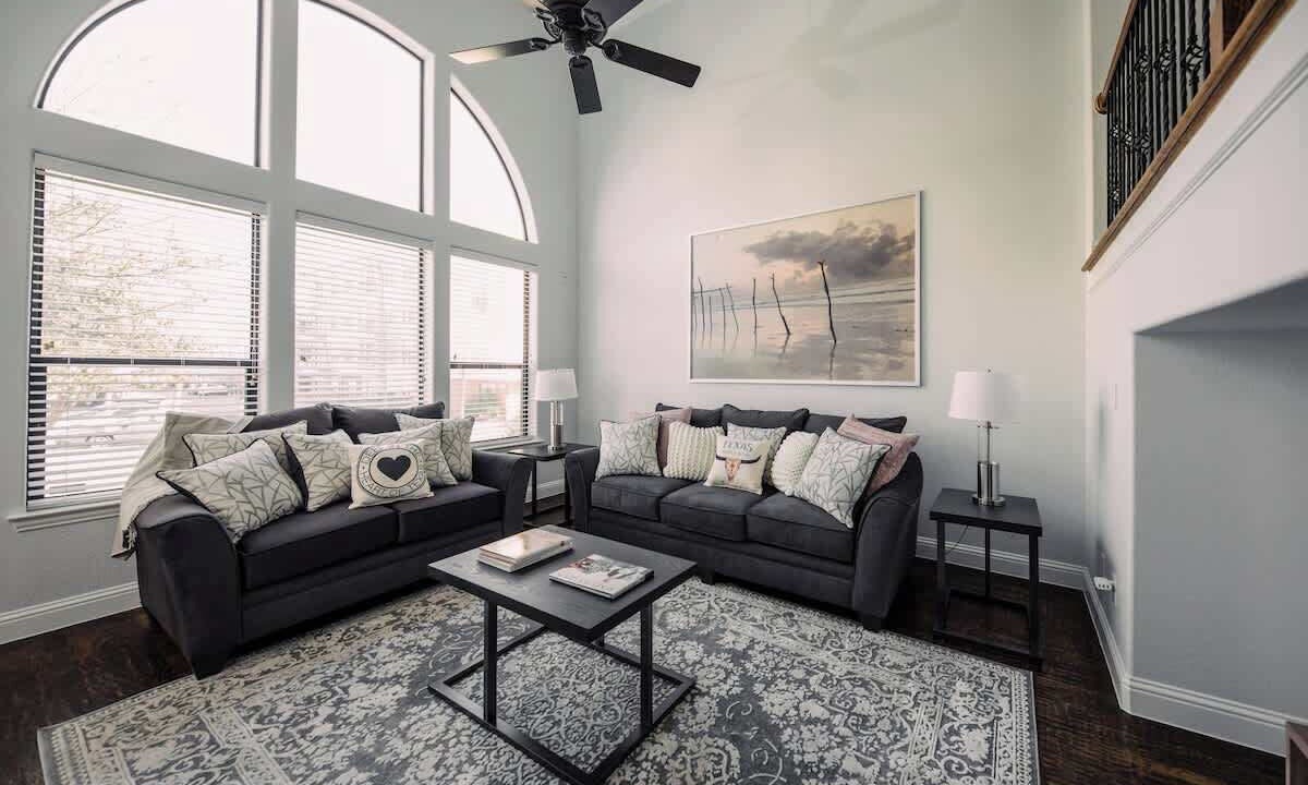 Photo of Livingroom in Legacy Park