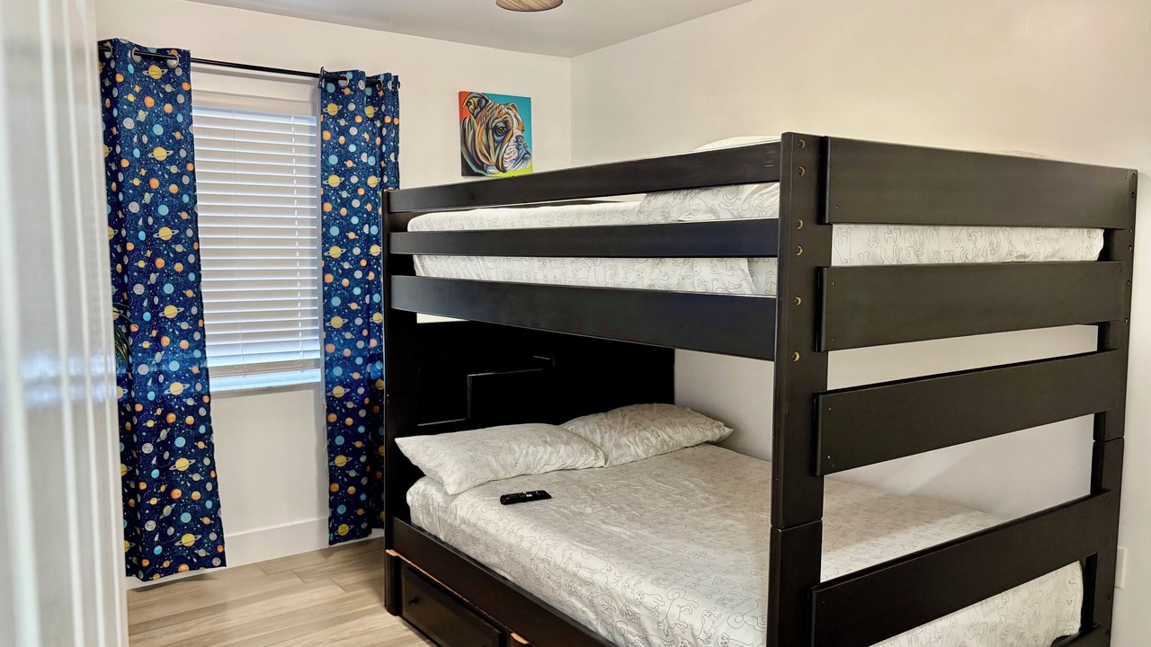 Photo of Bedroom in Tamiami