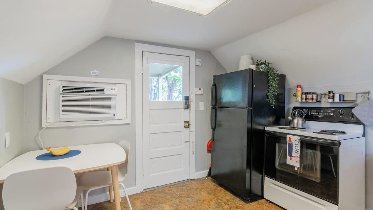 Photo of Kitchen in West Plaza
