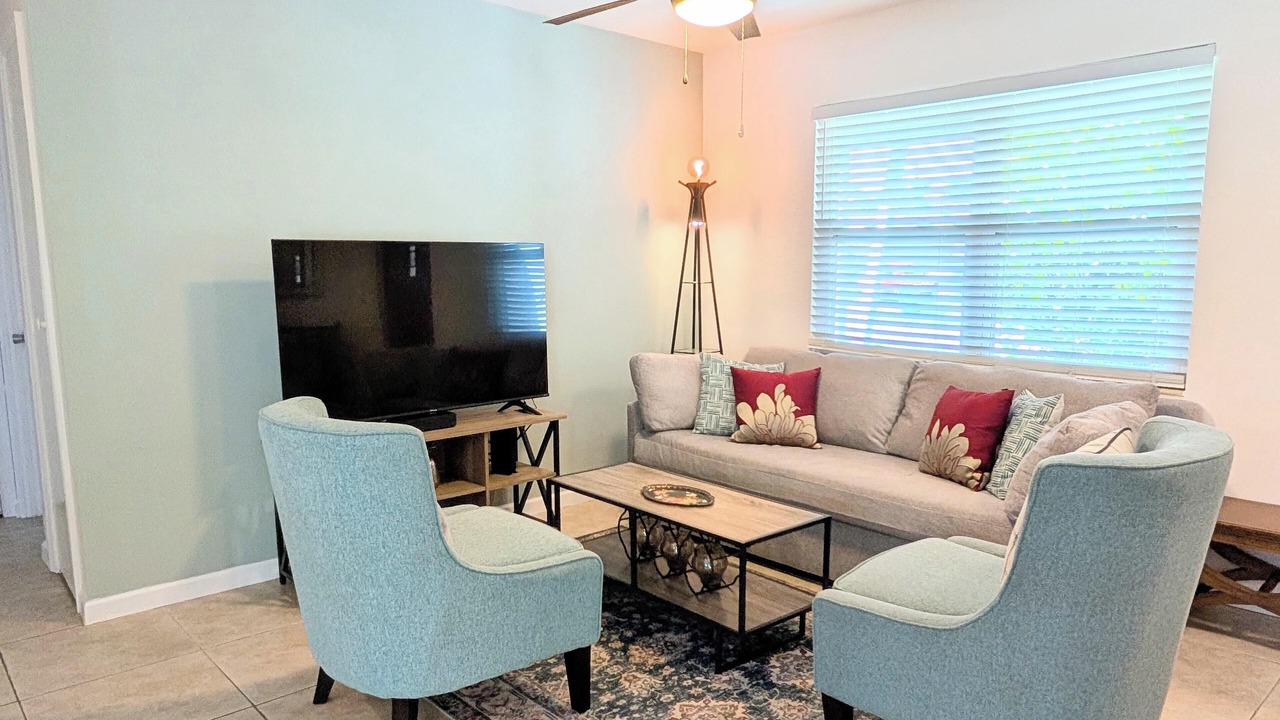 Photo of Livingroom in Paver Park