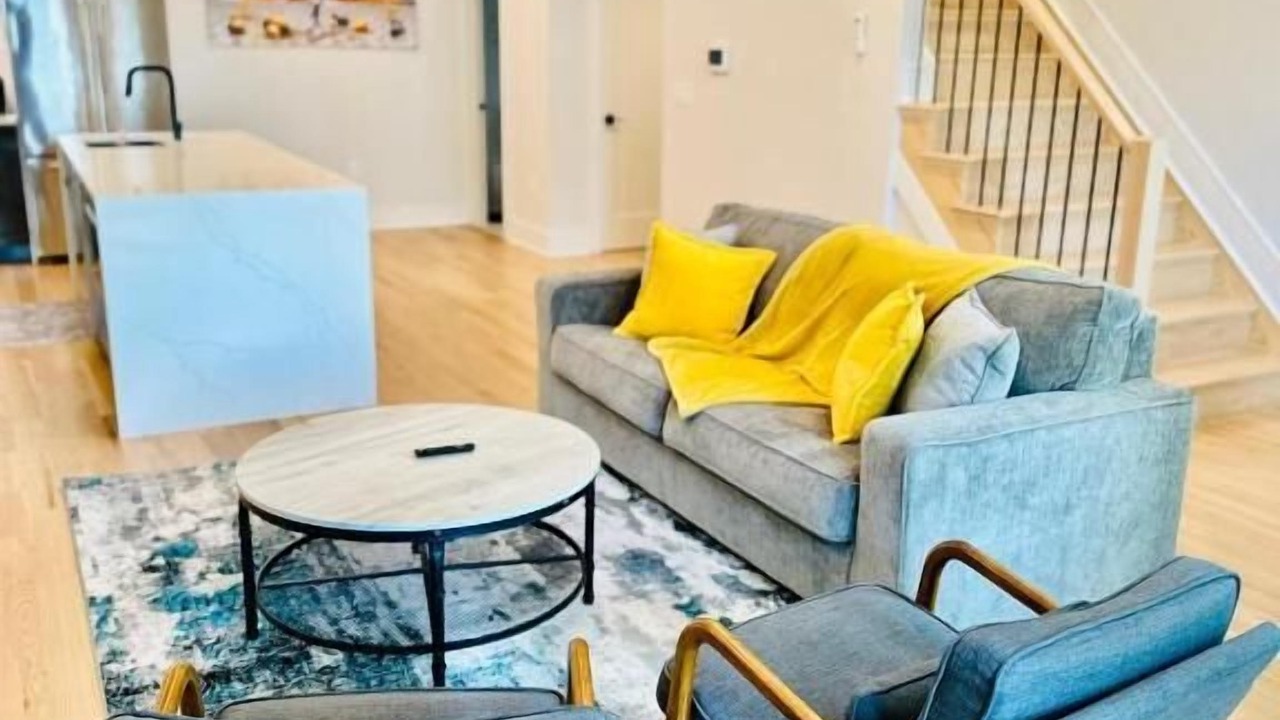 Photo of Livingroom in The Heights